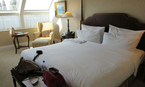 A guest room with a double bed